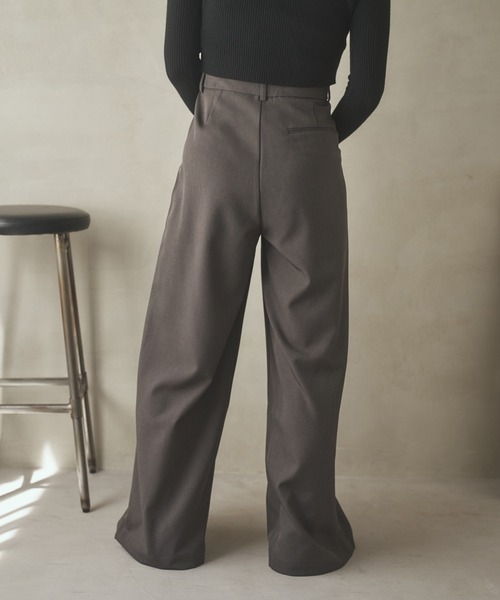 LAULEN(ローレン)の「double tuck wide pants /ダブルタックハイウエストワイドパンツ(その他パンツ・レディース・グレー/ブラック・S/M)」の6枚目の写真