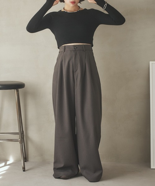 LAULEN(ローレン)の「double tuck wide pants /ダブルタックハイウエストワイドパンツ(その他パンツ・レディース・グレー/ブラック・S/M)」の3枚目の写真