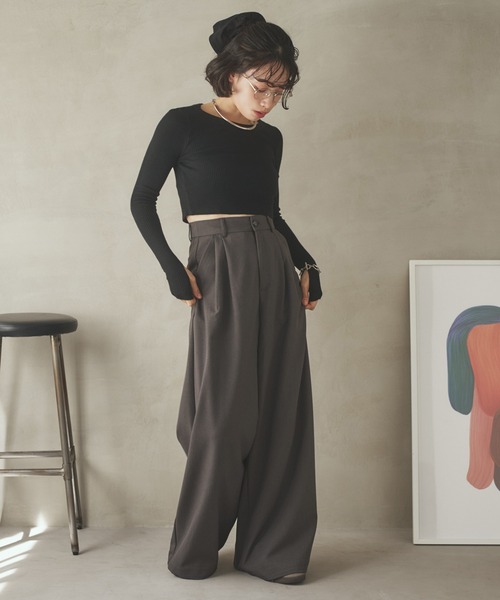 LAULEN(ローレン)の「double tuck wide pants /ダブルタックハイウエストワイドパンツ(その他パンツ・レディース・グレー/ブラック・S/M)」の9枚目の写真