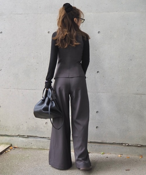 LAULEN(ローレン)の「double tuck wide pants /ダブルタックハイウエストワイドパンツ(その他パンツ・レディース・グレー/ブラック・S/M)」の10枚目の写真