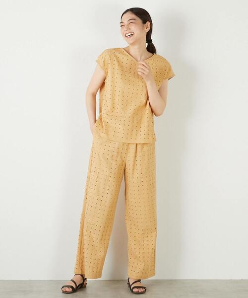 MELROSE claire(メルローズ クレール)の「【コットンカットワーク刺しゅうイージーパンツ】(その他パンツ・レディース・オフホワイト/イエロー/ネイビー・3/2)」の20枚目の写真
