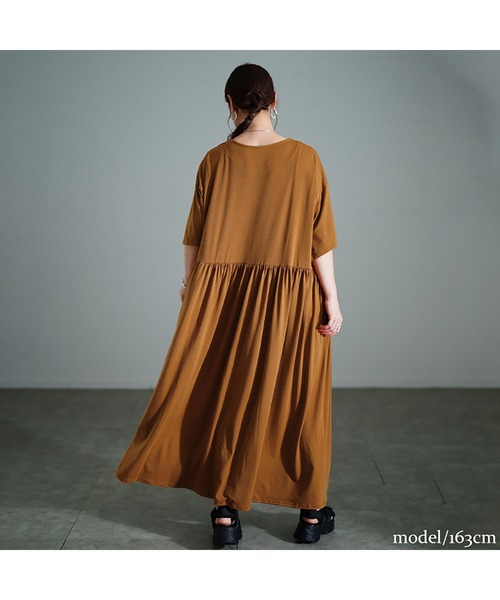 GOLDJAPAN(ゴールドジャパン)の「胸タックギャザー切り替えワイドワンピース【大きいサイズ対応】(ワンピース・レディース・ブラック/キャメル・LL~3L/4L~5L)」の11枚目の写真