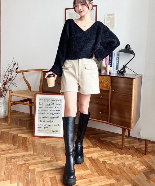 moment+(モーメントプラス)の「微起毛ウールライク金ボタンフラップショートパンツ(その他パンツ・レディース・ブラウン/アイボリー/チャコールグレー/ブラック・M)」の16枚目の写真