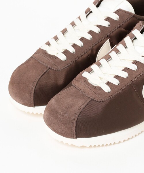 NIKE(ナイキ)の「NIKE / Cortez Textile(スニーカー・メンズ・ブラウン・26.0cm/26.5cm/27.0cm/27.5cm/28.0cm/28.5cm/29.0cm)」の4枚目の写真
