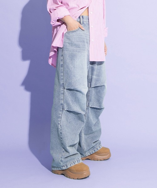 PUNYUS（プニュズ）の「ニータックデニムバギーパンツ（その他パンツ・レディース・ブラック/ライトブルー・1/2/3/4）」の3枚目の写真