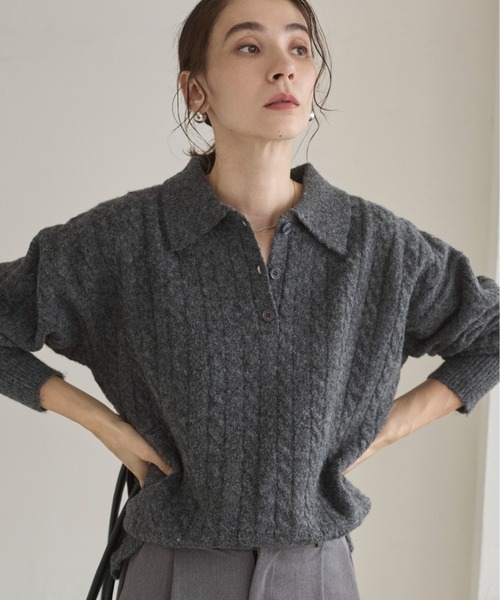 ANGIE(アンジー)の「ケーブル ポロ襟 ニット プルオーバー(ニット/セーター・レディース・ベージュ/ネイビー/ブラウン/チャコール・FREE)」の13枚目の写真