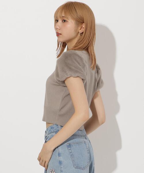 AND COUTURE（アンドクチュール）の「ファー付きビジューボタンプルオーバー（ニット/セーター・レディース・ブラック/グレー/ブルー/ベージュ・FREE）」の11枚目の写真