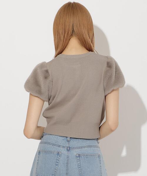 AND COUTURE（アンドクチュール）の「ファー付きビジューボタンプルオーバー（ニット/セーター・レディース・ブラック/グレー/ブルー/ベージュ・FREE）」の12枚目の写真