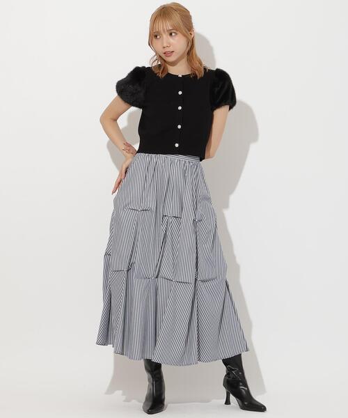 AND COUTURE（アンドクチュール）の「ファー付きビジューボタンプルオーバー（ニット/セーター・レディース・ブラック/グレー/ブルー/ベージュ・FREE）」の10枚目の写真