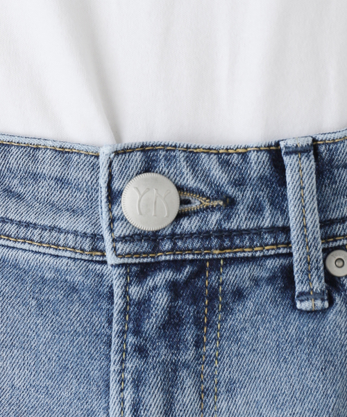 La TOTALITE（ラトータリテ）の「【洗える】YANUK/ヤヌーク LAURA Curve Taperd（デニムパンツ・レディース・サックスブルー・25/24/23/26）」の13枚目の写真