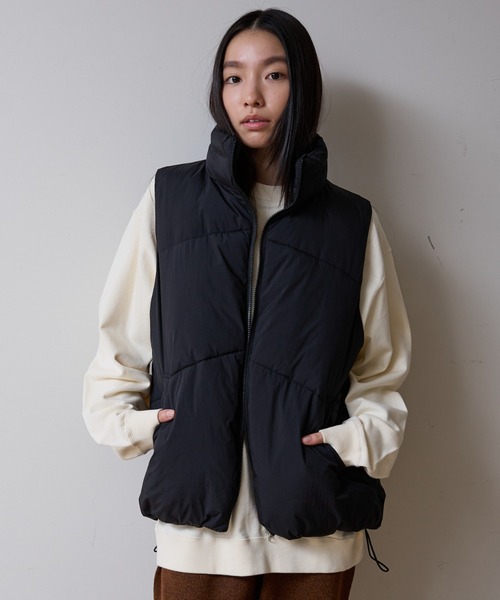 NOMINE（ノミネ）の「【NOMINE】ボリューム パファー/中綿ベスト（ダウンベスト・レディース・ブラック/ブラウン・フリー）」の5枚目の写真