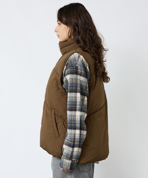 NOMINE（ノミネ）の「【NOMINE】ボリューム パファー/中綿ベスト（ダウンベスト・レディース・ブラック/ブラウン・フリー）」の14枚目の写真