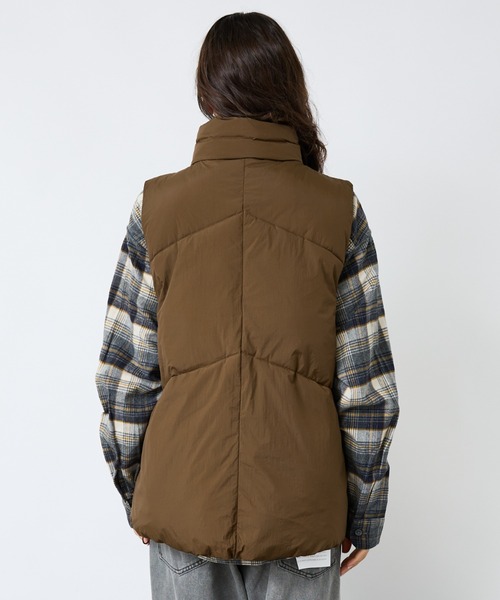 NOMINE（ノミネ）の「【NOMINE】ボリューム パファー/中綿ベスト（ダウンベスト・レディース・ブラック/ブラウン・フリー）」の6枚目の写真