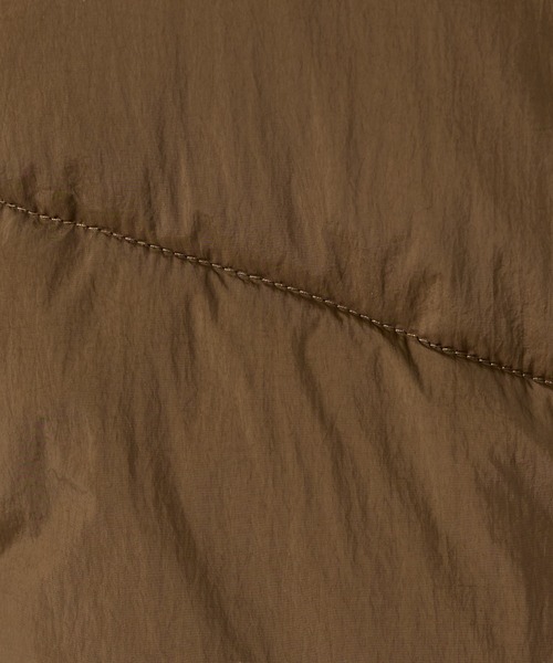 NOMINE（ノミネ）の「【NOMINE】ボリューム パファー/中綿ベスト（ダウンベスト・レディース・ブラック/ブラウン・フリー）」の18枚目の写真