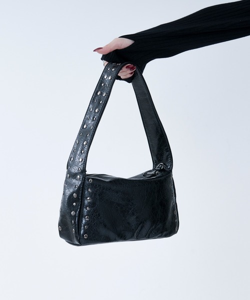 Ellno Loset(エルノロゼット)の「2WAYショルダースタッズバッグ(ショルダーバッグ・メンズ・ブラック/グレー/ブラウン・FREE)」の2枚目の写真