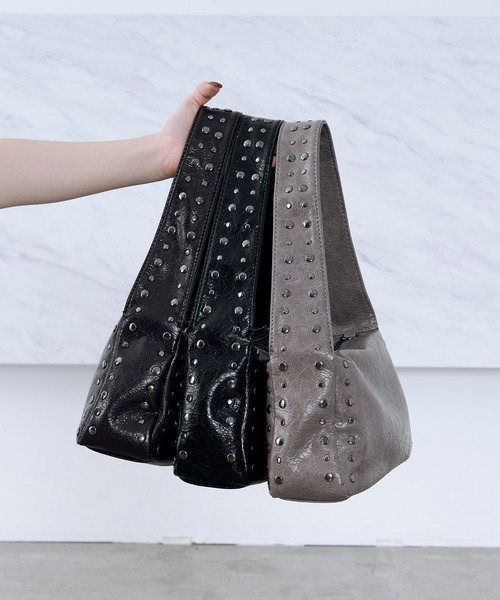 Ellno Loset(エルノロゼット)の「2WAYショルダースタッズバッグ(ショルダーバッグ・メンズ・ブラック/グレー/ブラウン・FREE)」の12枚目の写真