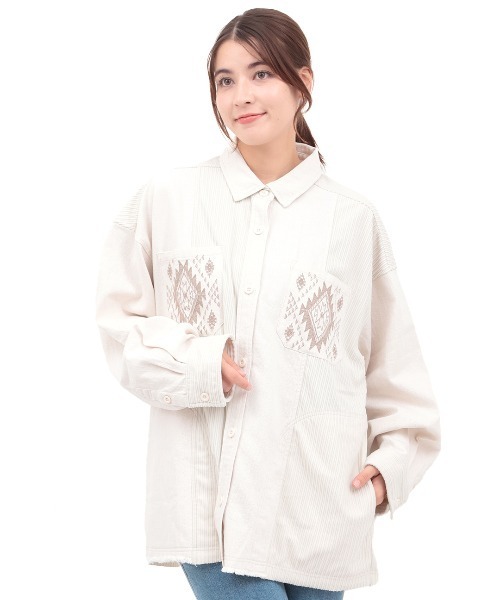 チチカカ（チチカカ）の「デニムコールパッチシャツ（シャツ/ブラウス・レディース・インディゴブルー/アイボリー/ブラック・FREE）」の9枚目の写真