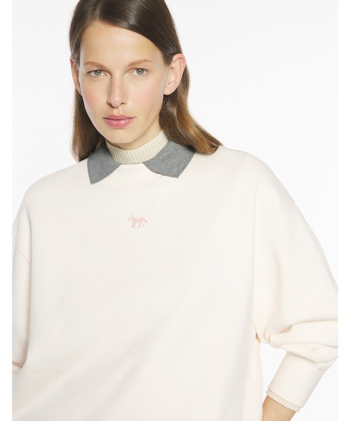 Maison Kitsune(メゾンキツネ)の「BABY FOX OVERSIZE SWEATSHIRT(スウェット・レディース・ワインレッド/アイボリー/ブラック・XS/S/M/L)」の7枚目の写真