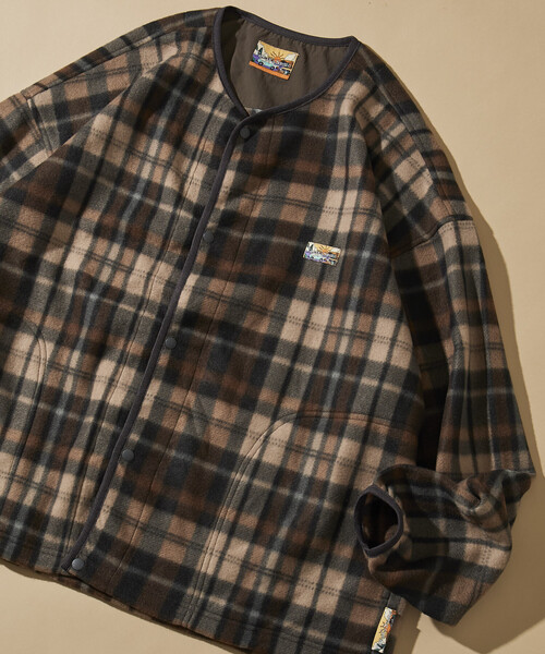 FREAK'S STORE(フリークスストア)の「ビッグシルエット ワンポイントロゴ フリーススナップ カーディガン(ブルゾン・メンズ・ブラック/パープル/ブラウン/ナチュラル/ブルー系その他/チェック/ダークネイビー/マスタード/オリーブ・MEDIUM/LARGE)」の9枚目の写真
