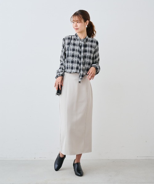 IEDIT（イディット）の「ＩＥＤＩＴ　気分で印象変化を楽しむ２ーＷＡＹモノトーンプリントブラウス（シャツ/ブラウス・レディース・ブラック/グレー系その他/ブラック系その他・M/L/LL/3L/S）」の4枚目の写真