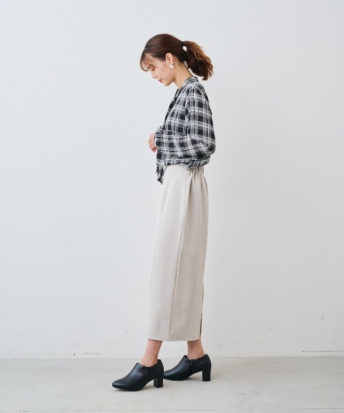 IEDIT（イディット）の「ＩＥＤＩＴ　気分で印象変化を楽しむ２ーＷＡＹモノトーンプリントブラウス（シャツ/ブラウス・レディース・ブラック/グレー系その他/ブラック系その他・M/L/LL/3L/S）」の5枚目の写真