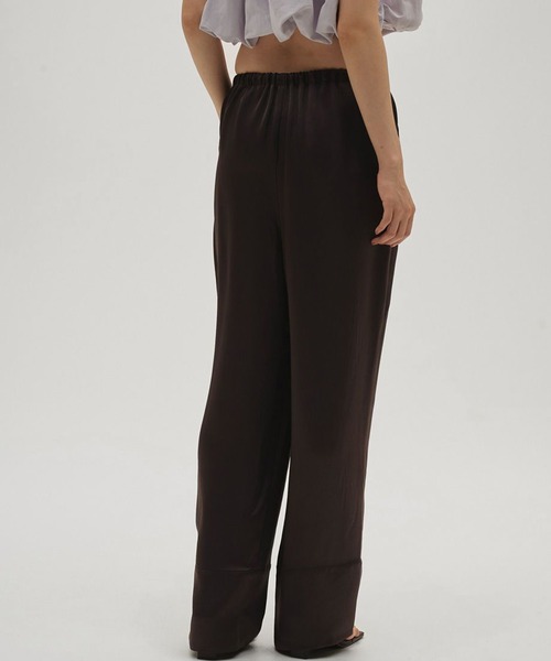 TODAYFUL(トゥデイフル)の「【TODAYFUL/トゥデイフル】Satin Easy Pants/サテンイージーパンツ(その他パンツ・レディース・ダークブラウン系/キナリ/ブラック・36/38)」の5枚目の写真