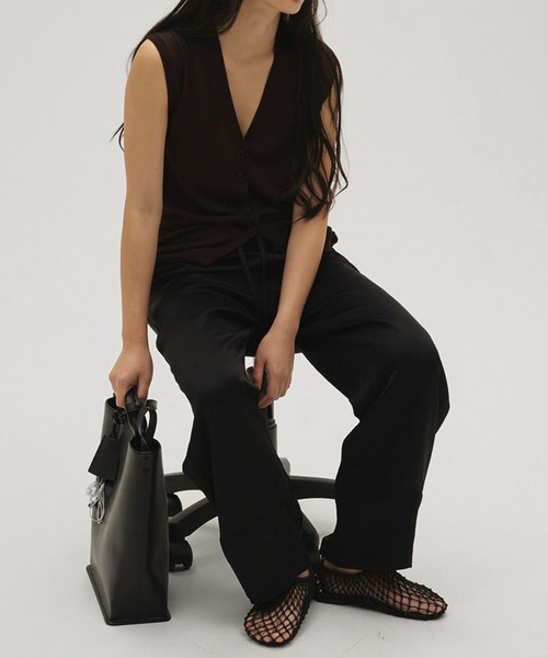 TODAYFUL(トゥデイフル)の「【TODAYFUL/トゥデイフル】Satin Easy Pants/サテンイージーパンツ(その他パンツ・レディース・ダークブラウン系/キナリ/ブラック・36/38)」の4枚目の写真