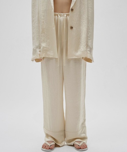 TODAYFUL(トゥデイフル)の「【TODAYFUL/トゥデイフル】Satin Easy Pants/サテンイージーパンツ(その他パンツ・レディース・ダークブラウン系/キナリ/ブラック・36/38)」の15枚目の写真