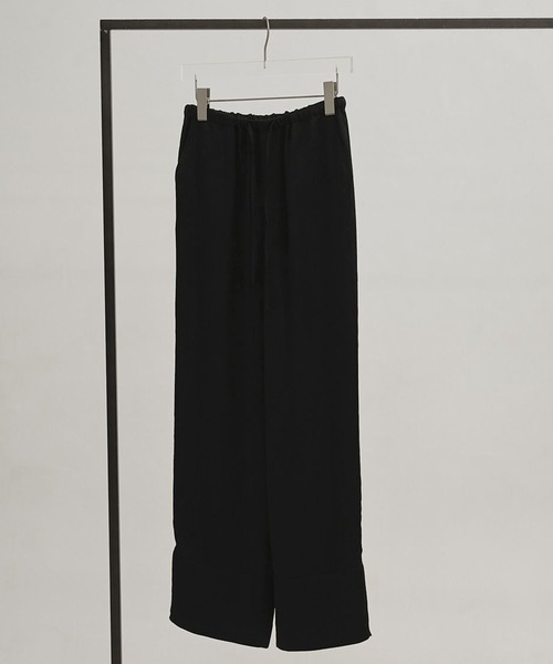 TODAYFUL(トゥデイフル)の「【TODAYFUL/トゥデイフル】Satin Easy Pants/サテンイージーパンツ(その他パンツ・レディース・ダークブラウン系/キナリ/ブラック・36/38)」の7枚目の写真