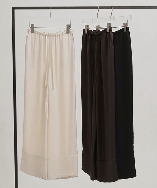 TODAYFUL(トゥデイフル)の「【TODAYFUL/トゥデイフル】Satin Easy Pants/サテンイージーパンツ(その他パンツ・レディース・ダークブラウン系/キナリ/ブラック・36/38)」の9枚目の写真