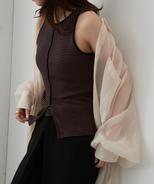 MILLER(ミラー)の「【Robert P. Miller】パネルリブスリットタンク RM261-2261(タンクトップ・レディース・アイボリー/ブラック/ライトグレー/レッド/その他2/その他6/レッド系その他2/その他5/その他4/マルチ/その他3/ブラウン/ネイビー/イエロー/グリーン/ブルー・FREE)」の4枚目の写真