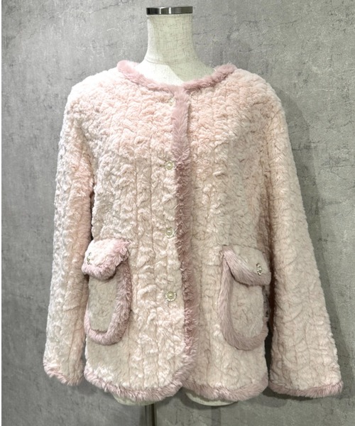 Mejoul（メジュール）の「【2025秋冬新作】パールボタンもこもこフェイクファーコート（その他アウター・レディース・ホワイト/ピンク・M/L）」の15枚目の写真