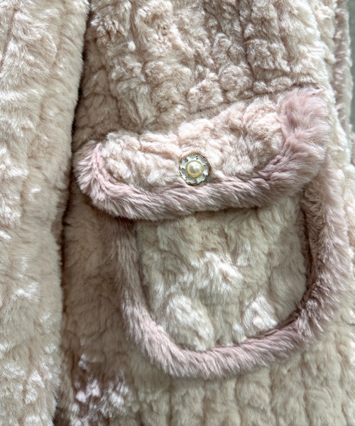 Mejoul（メジュール）の「【2025秋冬新作】パールボタンもこもこフェイクファーコート（その他アウター・レディース・ホワイト/ピンク・M/L）」の17枚目の写真