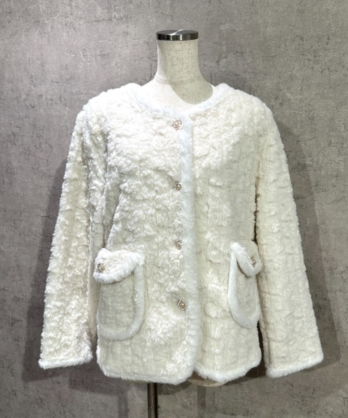 Mejoul（メジュール）の「【2025秋冬新作】パールボタンもこもこフェイクファーコート（その他アウター・レディース・ホワイト/ピンク・M/L）」の11枚目の写真