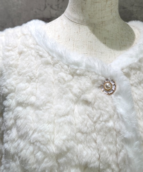 Mejoul（メジュール）の「【2025秋冬新作】パールボタンもこもこフェイクファーコート（その他アウター・レディース・ホワイト/ピンク・M/L）」の13枚目の写真