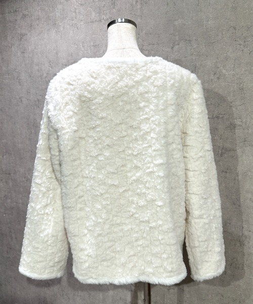 Mejoul（メジュール）の「【2025秋冬新作】パールボタンもこもこフェイクファーコート（その他アウター・レディース・ホワイト/ピンク・M/L）」の14枚目の写真