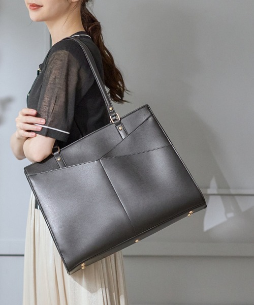 12Twelve Agenda(トゥエルブ アジェンダ)の「軽量アウトポケットA4トートバッグ(トートバッグ・レディース・チャコールグレー/ブラウン/グレイッシュベージュ/ブラック/ダークブラウン・FREE)」の2枚目の写真