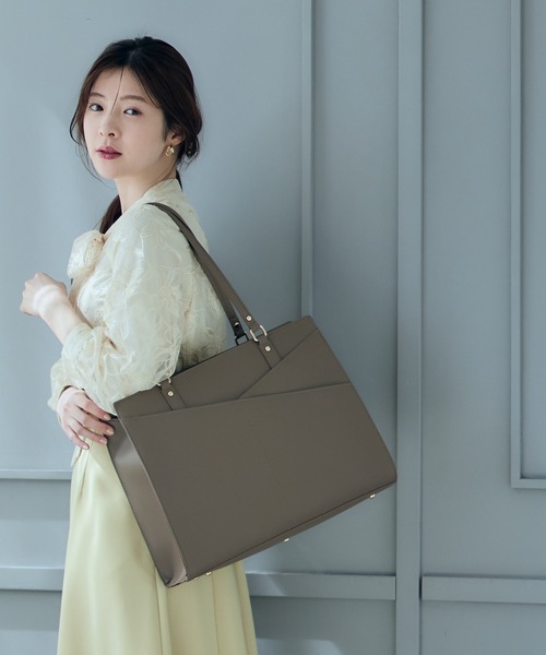12Twelve Agenda（トゥエルブ　アジェンダ）の「軽量アウトポケットA4トートバッグ（トートバッグ・レディース・チャコールグレー/ブラウン/グレイッシュベージュ・FREE）」の21枚目の写真