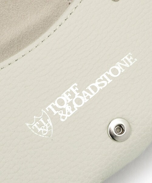 TOFF&LOADSTONE(トフアンドロードストーン)の「アイウェアケース with ストラップ スタッズ(その他・レディース・ブラック・00)」の11枚目の写真