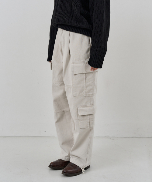 NUAKLE(ヌアクル)の「(w) フィールドワイドカーゴパンツ_ソフトクリーム(その他パンツ・レディース・その他・2/1)」の2枚目の写真