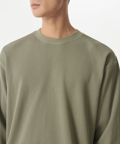 MUSINSA STANDARD（ムシンサスタンダード）の「ワッフルリラックスクルーネック長袖Tシャツ[セージ]（Tシャツ/カットソー・メンズ・その他・SMALL/MEDIUM/LARGE/X-LARGE/XX-LARGE/XXX-LARGE）」の4枚目の写真