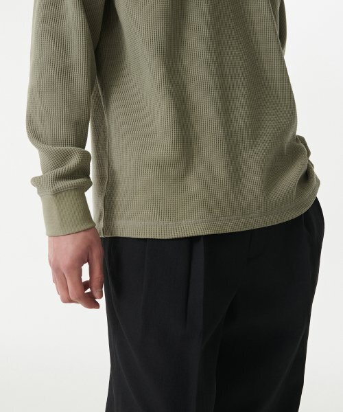 MUSINSA STANDARD（ムシンサスタンダード）の「ワッフルリラックスクルーネック長袖Tシャツ[セージ]（Tシャツ/カットソー・メンズ・その他・SMALL/MEDIUM/LARGE/X-LARGE/XX-LARGE/XXX-LARGE）」の5枚目の写真
