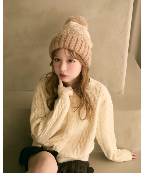 TITTY&CO.（ティティーアンドコー）の「バイカラーポンポン付きニット帽（ニットキャップ/ビーニー・レディース・ブルー/ベージュ/ボルドー・FREE）」の12枚目の写真