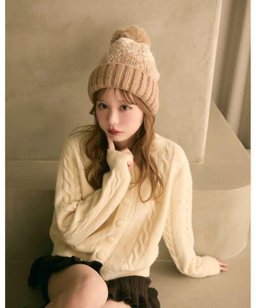 TITTY&CO.（ティティーアンドコー）の「バイカラーポンポン付きニット帽（ニットキャップ/ビーニー・レディース・ブルー/ベージュ/ボルドー・FREE）」の17枚目の写真