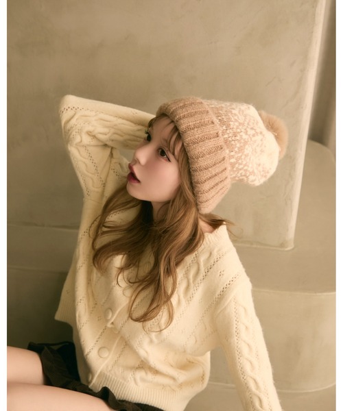 TITTY&CO.（ティティーアンドコー）の「バイカラーポンポン付きニット帽（ニットキャップ/ビーニー・レディース・ブルー/ベージュ/ボルドー・FREE）」の19枚目の写真