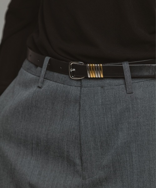 CINOH(チノ)の「SLIM LEATHER BELT/GOLD/SILVER ACCENTS(ベルト・レディース・ブラック・S/M)」の2枚目の写真