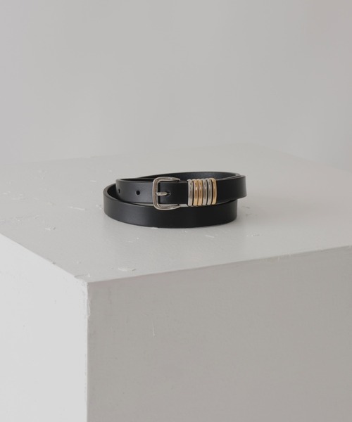 CINOH(チノ)の「SLIM LEATHER BELT/GOLD/SILVER ACCENTS(ベルト・レディース・ブラック・S/M)」の9枚目の写真