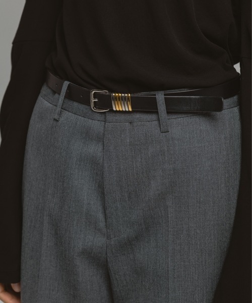 CINOH(チノ)の「SLIM LEATHER BELT/GOLD/SILVER ACCENTS(ベルト・レディース・ブラック・S/M)」の8枚目の写真
