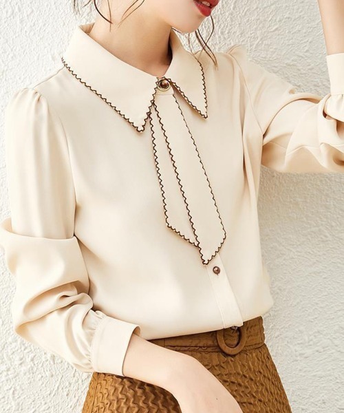 Flugge(フラッジー)の「ステッチリボンブラウス(シャツ/ブラウス・レディース・アイボリー/ネイビー/オレンジ・LARGE/MEDIUM)」の2枚目の写真