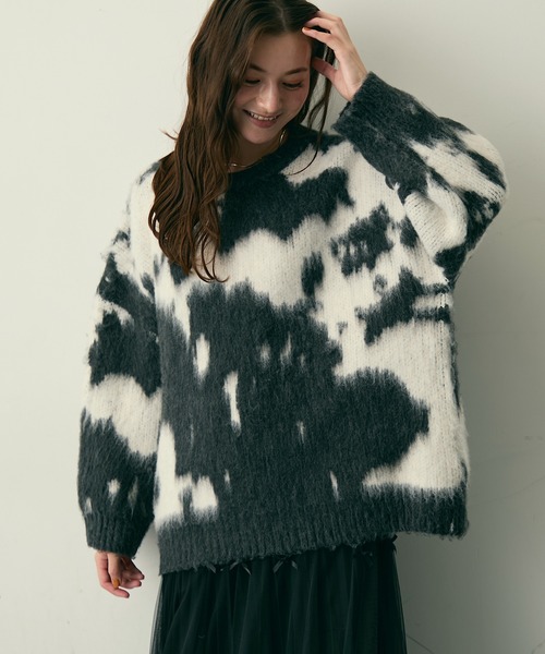 Lunea(ルネア)の「総柄ルーズシャギーニット(ニット/セーター・レディース・ベージュ/グリーン/グレー・FREE)」の1枚目の写真